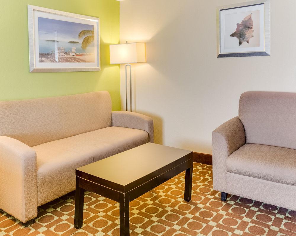 Garner Hotel Virginia Beach North By Ihg Exteriör bild